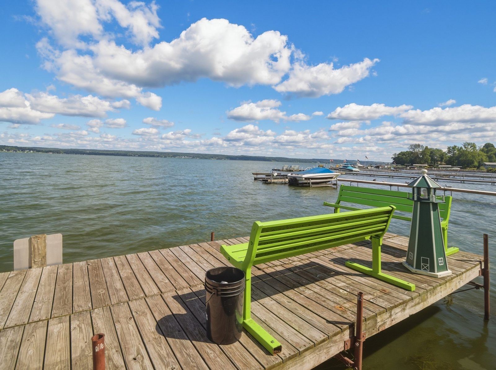 Dock seating