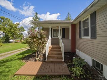 Beige House photo