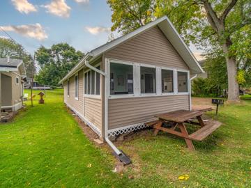 Cottage No. 6 photo